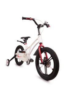 Bicicleta infantil con ruedines